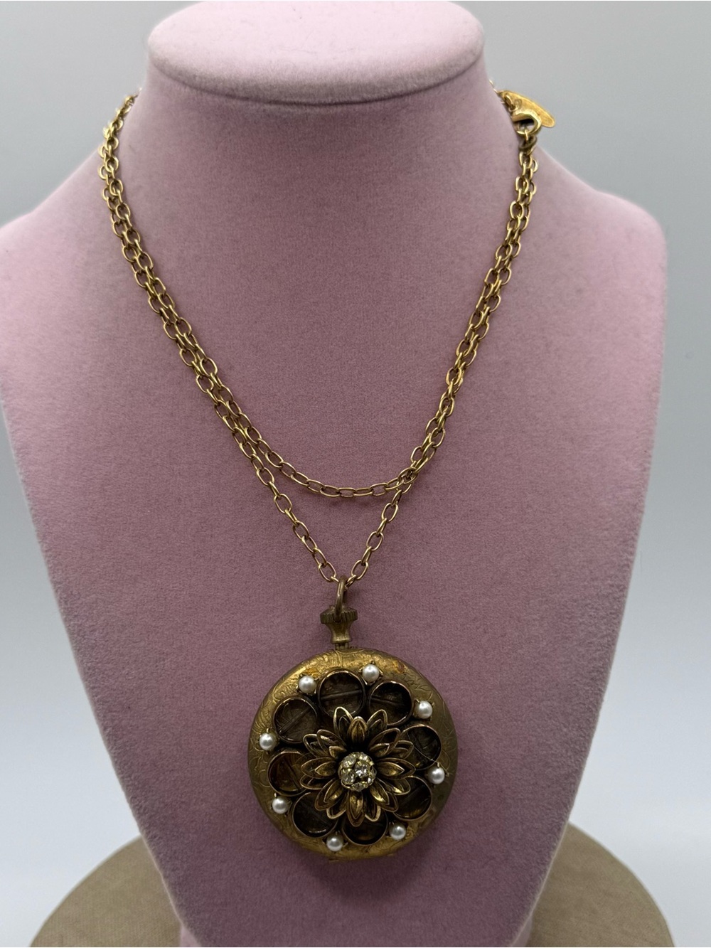 Vintage-Inspired Gold Floral locket Pendant Necklace with Pearls